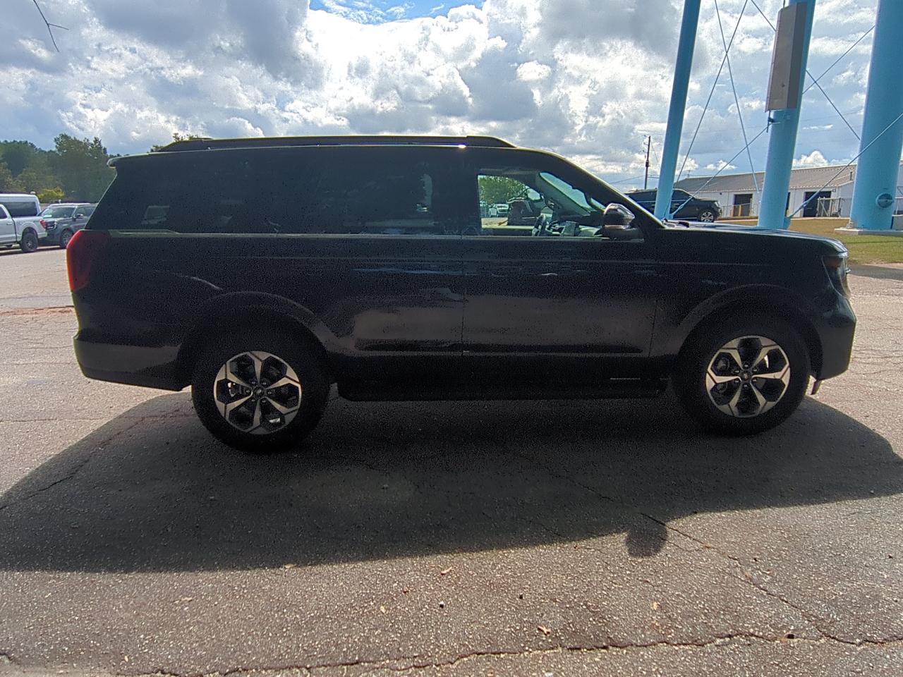 2027 Ford Expedition Active Appleton WI