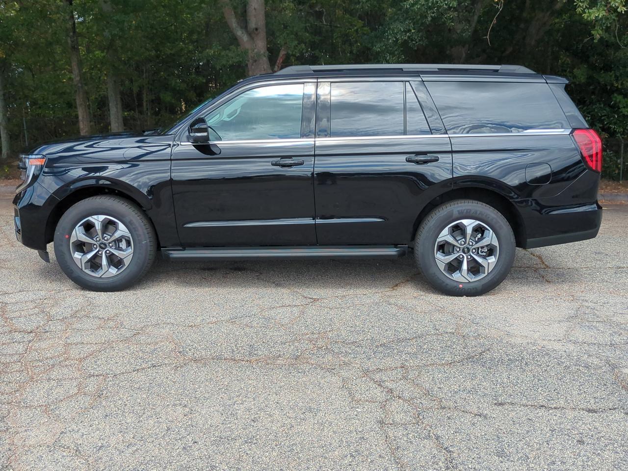 2027 Ford Expedition Active Appleton WI