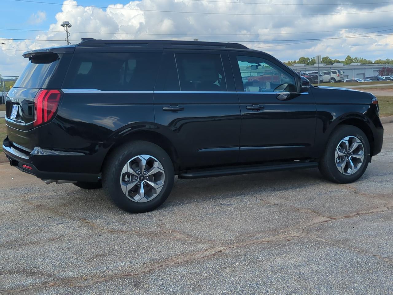 2027 Ford Expedition Active Appleton WI