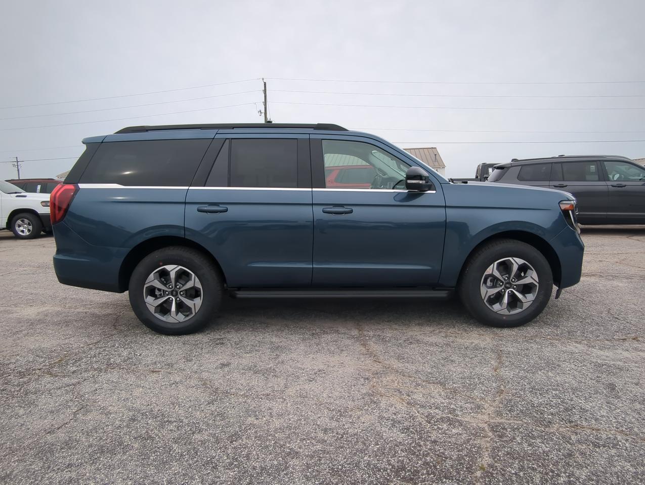 2027 Ford Expedition Active