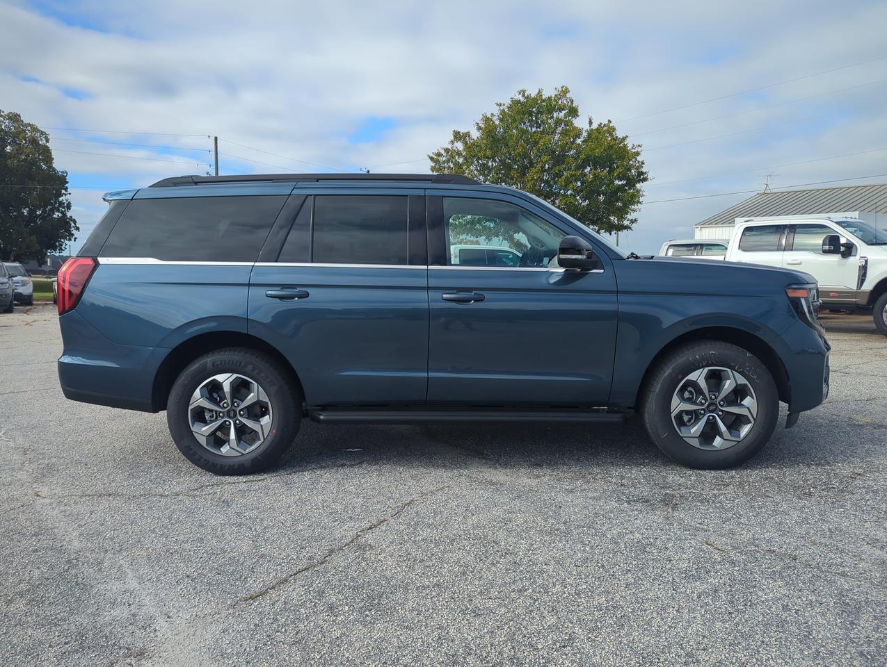 2027 Ford Expedition Active