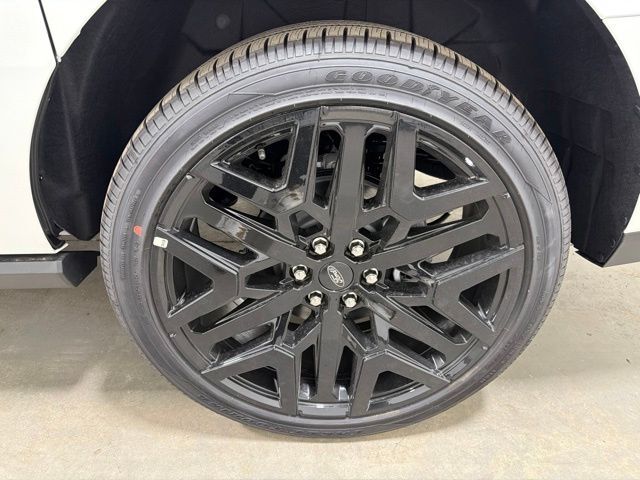 2027 Ford Expedition Max Platinum Pine River MN