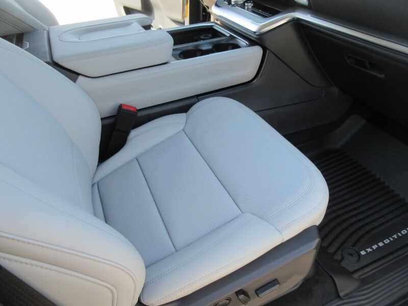 2027 Ford Expedition Max Platinum St. George SC