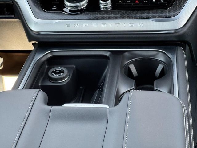 2027 Ford Expedition Max Platinum Washington MO