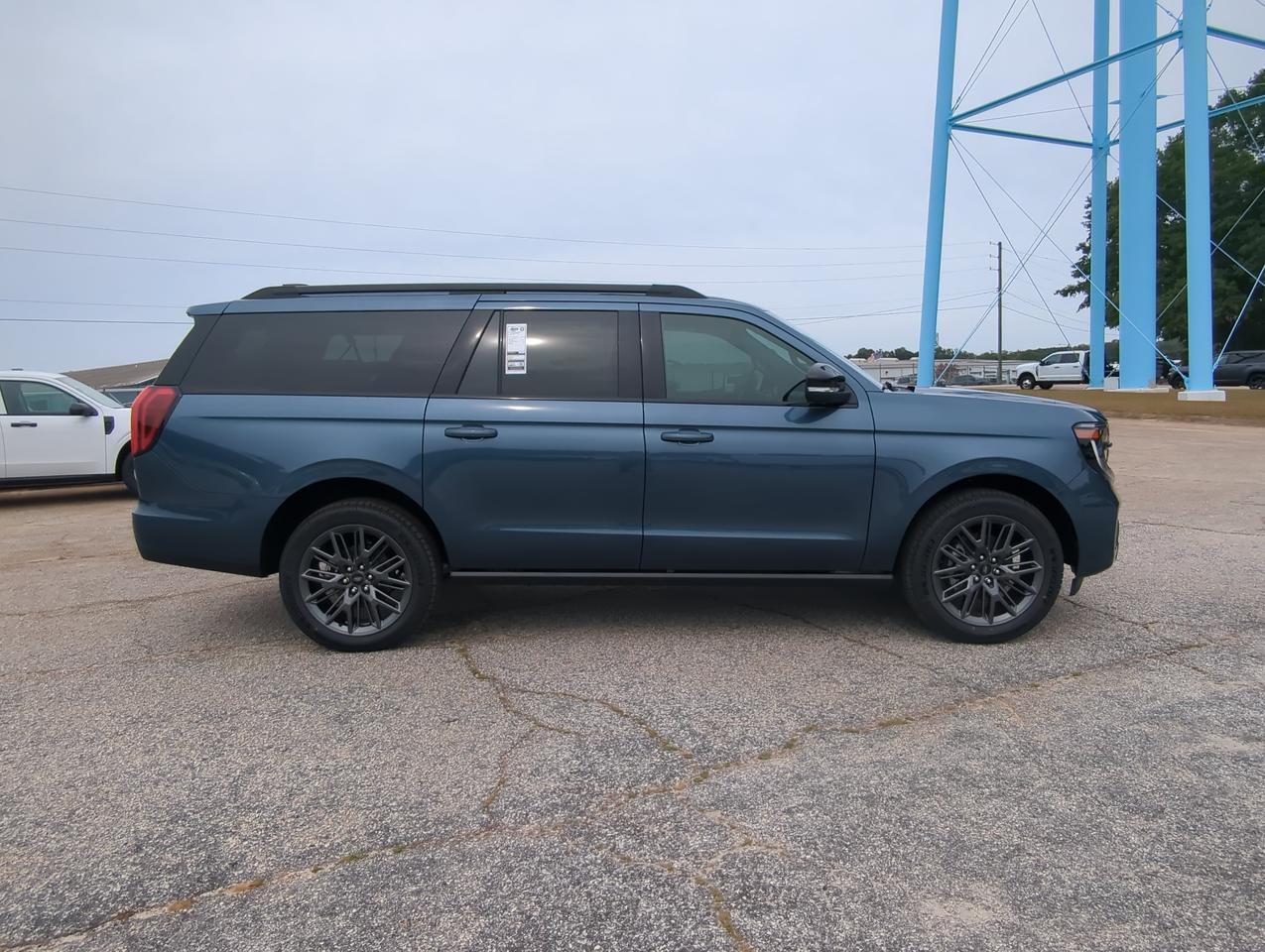 2027 Ford Expedition Max Platinum