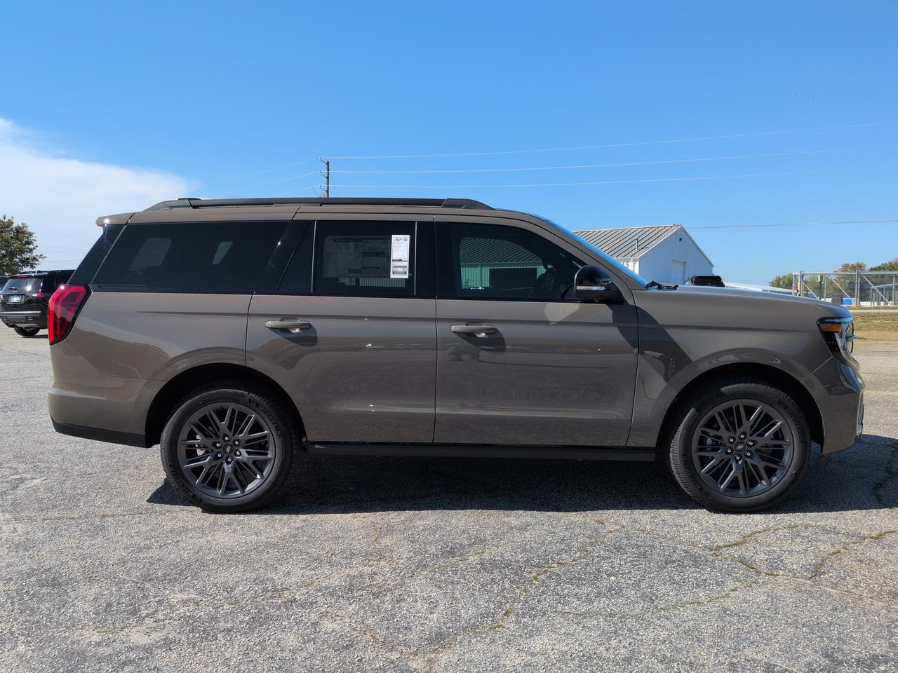 2027 Ford Expedition Platinum Appleton WI
