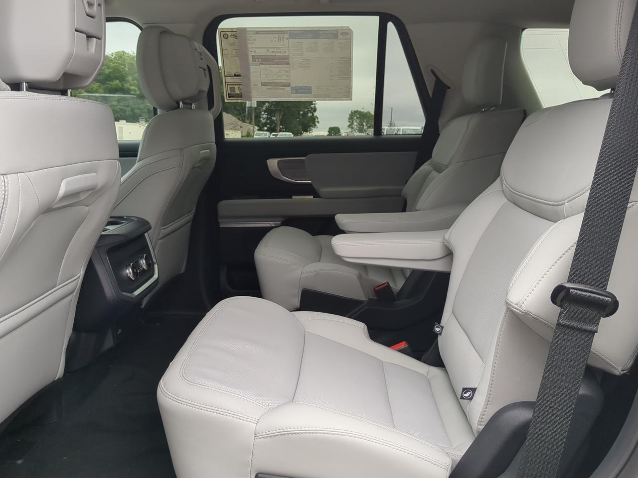 2027 Ford Expedition Platinum Appleton WI