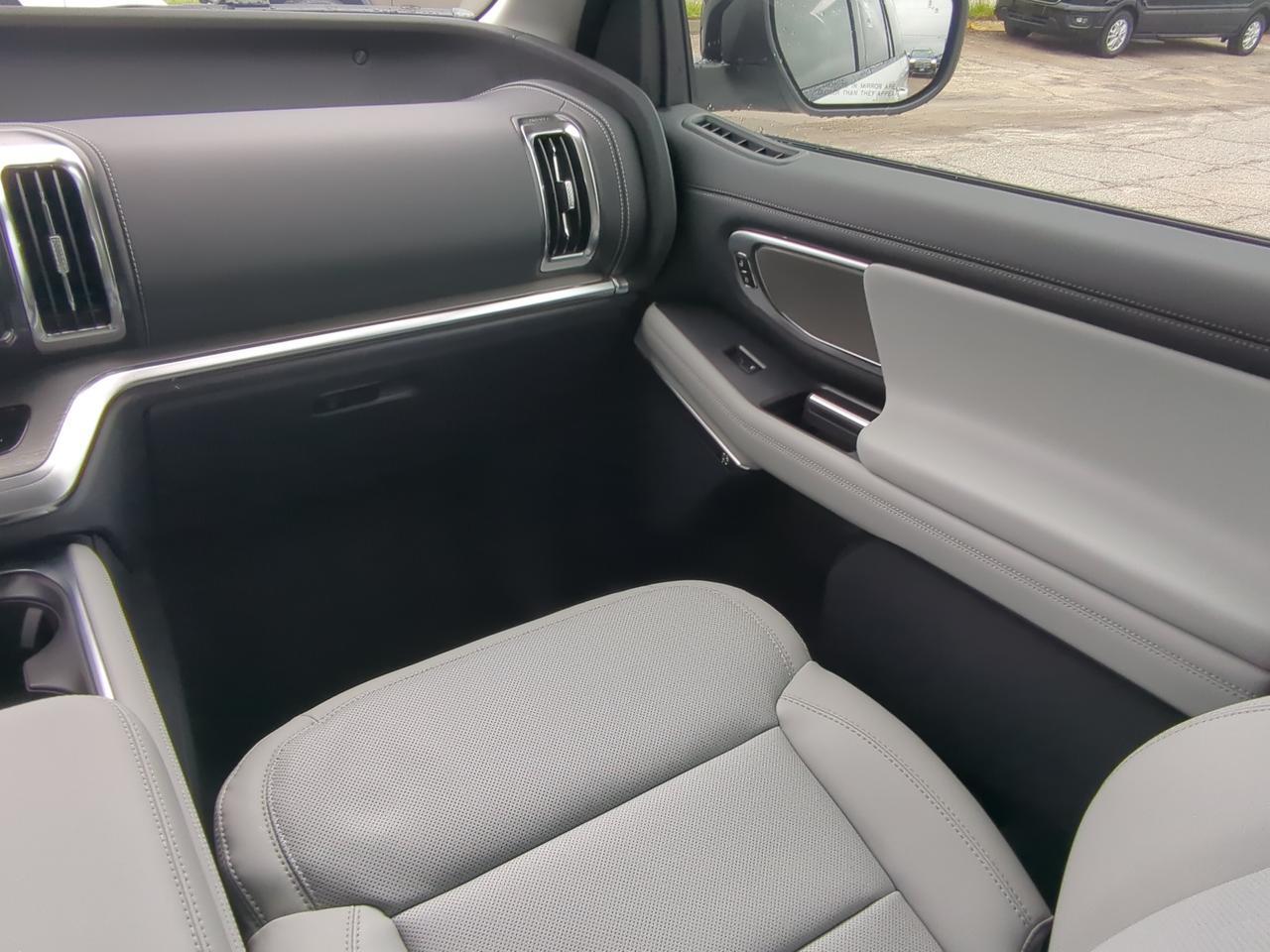 2027 Ford Expedition Platinum Appleton WI