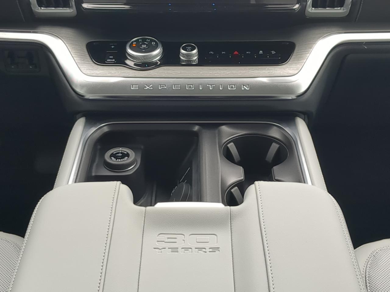 2027 Ford Expedition Platinum Appleton WI