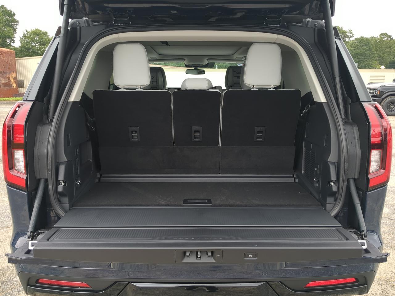 2027 Ford Expedition Platinum Appleton WI