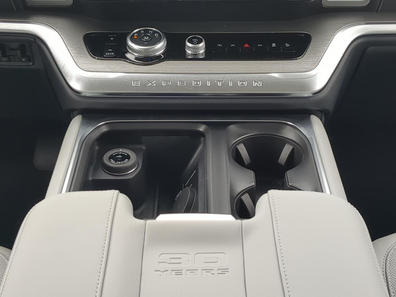 2027 Ford Expedition Platinum Appleton WI
