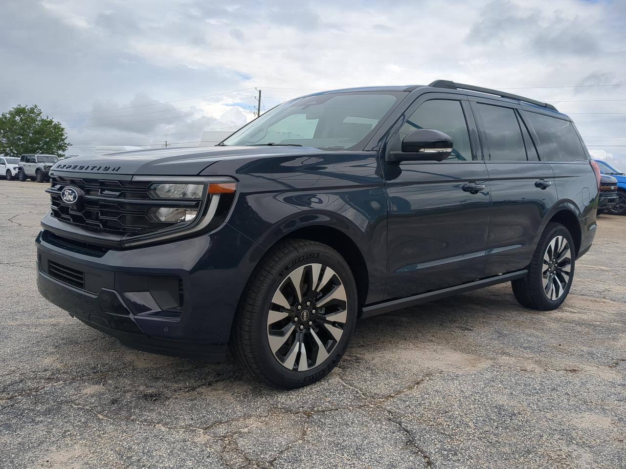 2027 Ford Expedition Platinum Appleton WI