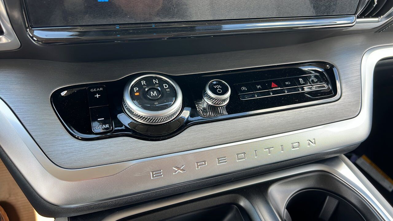 2027 Ford Expedition Platinum Sherwood Park AB