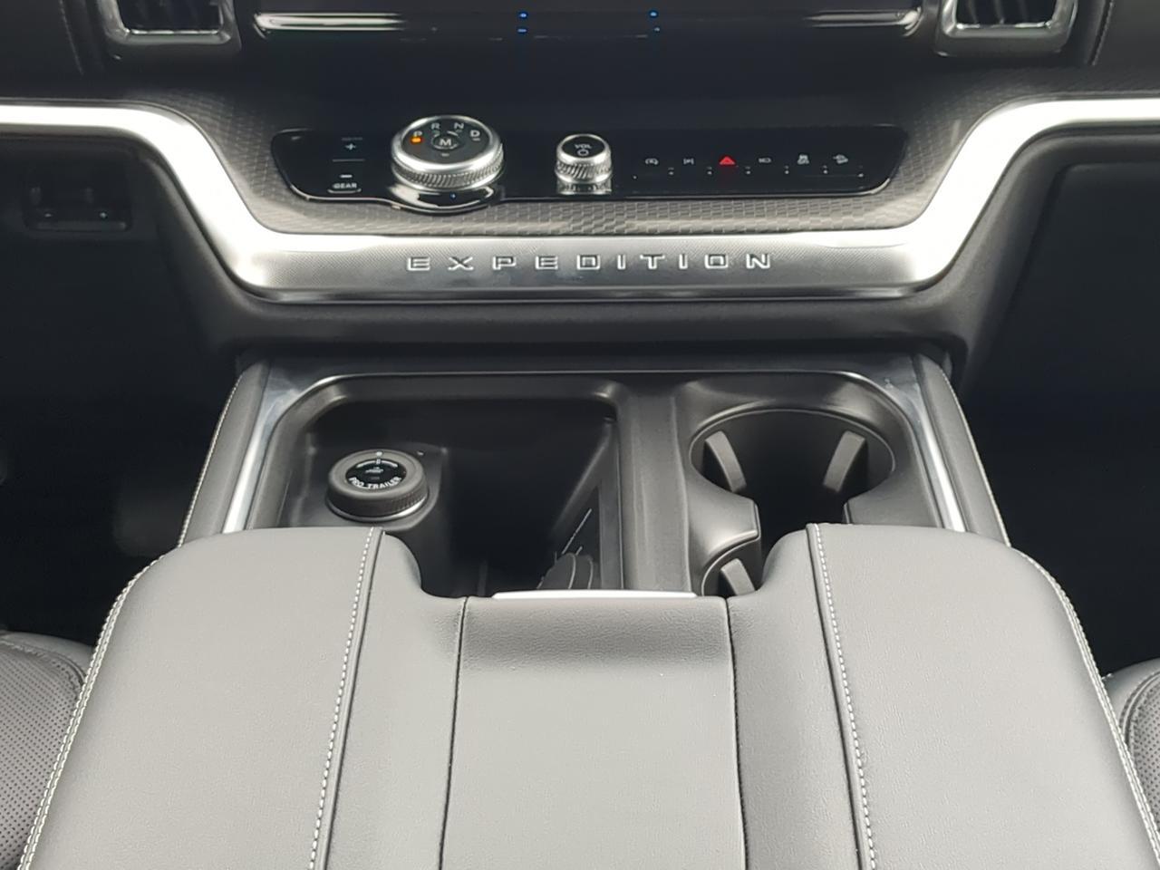 2027 Ford Expedition Platinum Winder GA