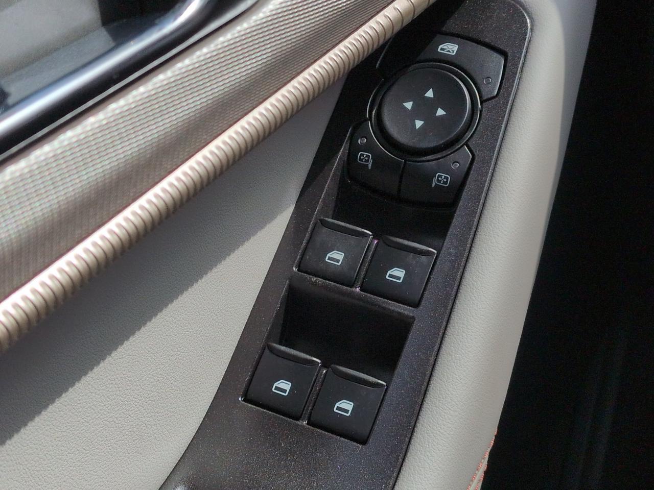 2027 Ford Explorer Active w/200A Pkg Appleton WI