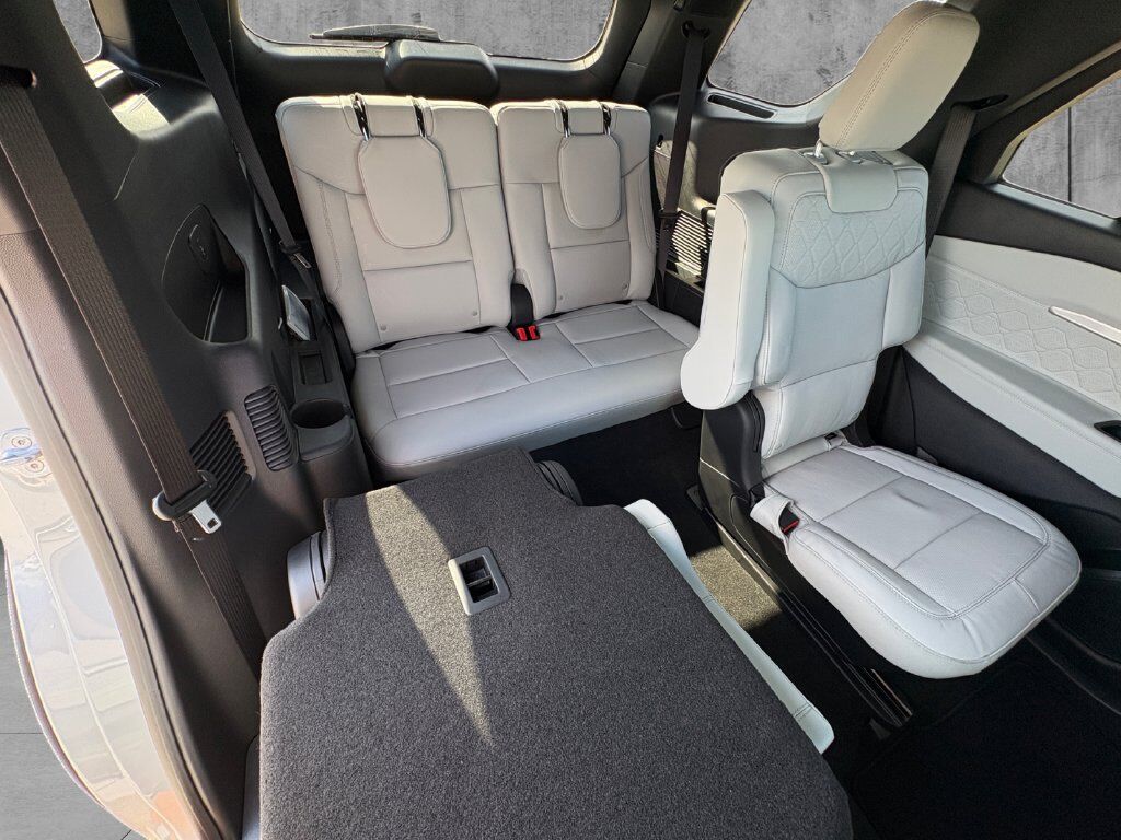 2027 Ford Explorer Platinum Hondo TX