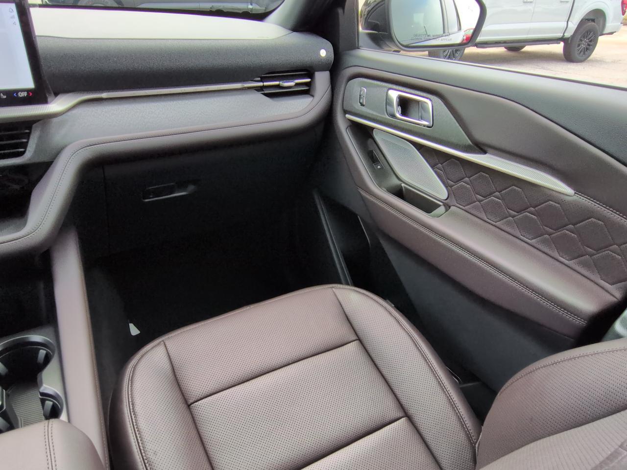 2027 Ford Explorer Platinum Appleton WI