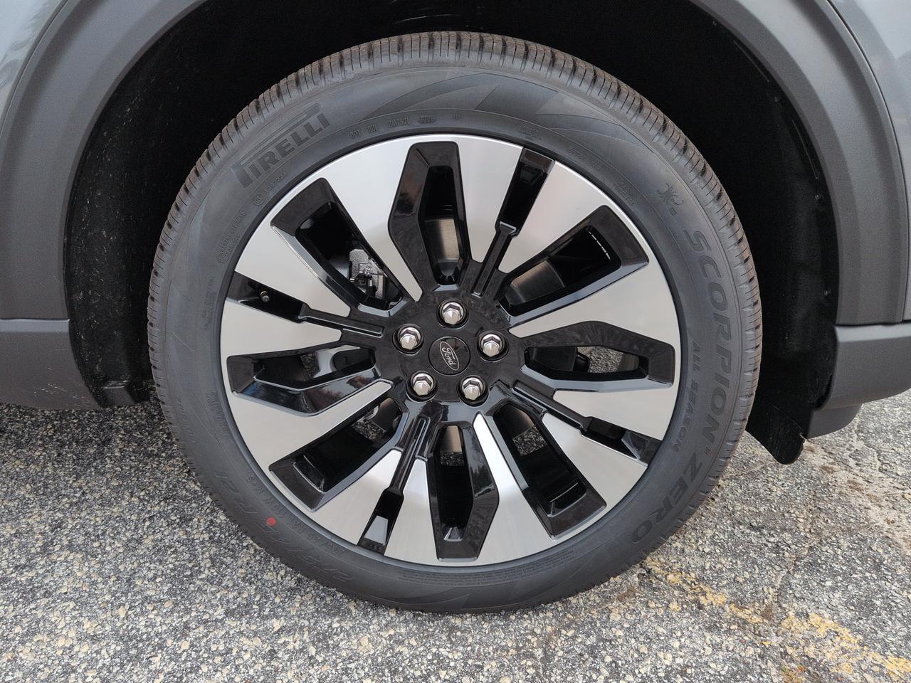 2027 Ford Explorer Platinum Appleton WI