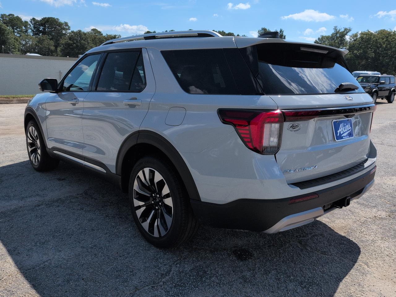 2027 Ford Explorer Platinum Appleton WI