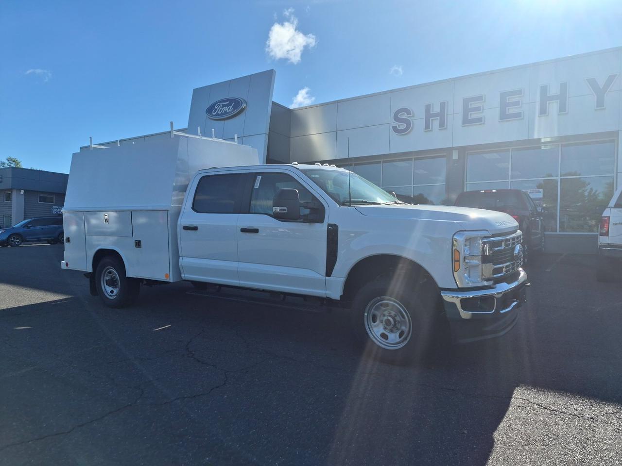 2027 Ford F-350SD XL SERVICE BODY