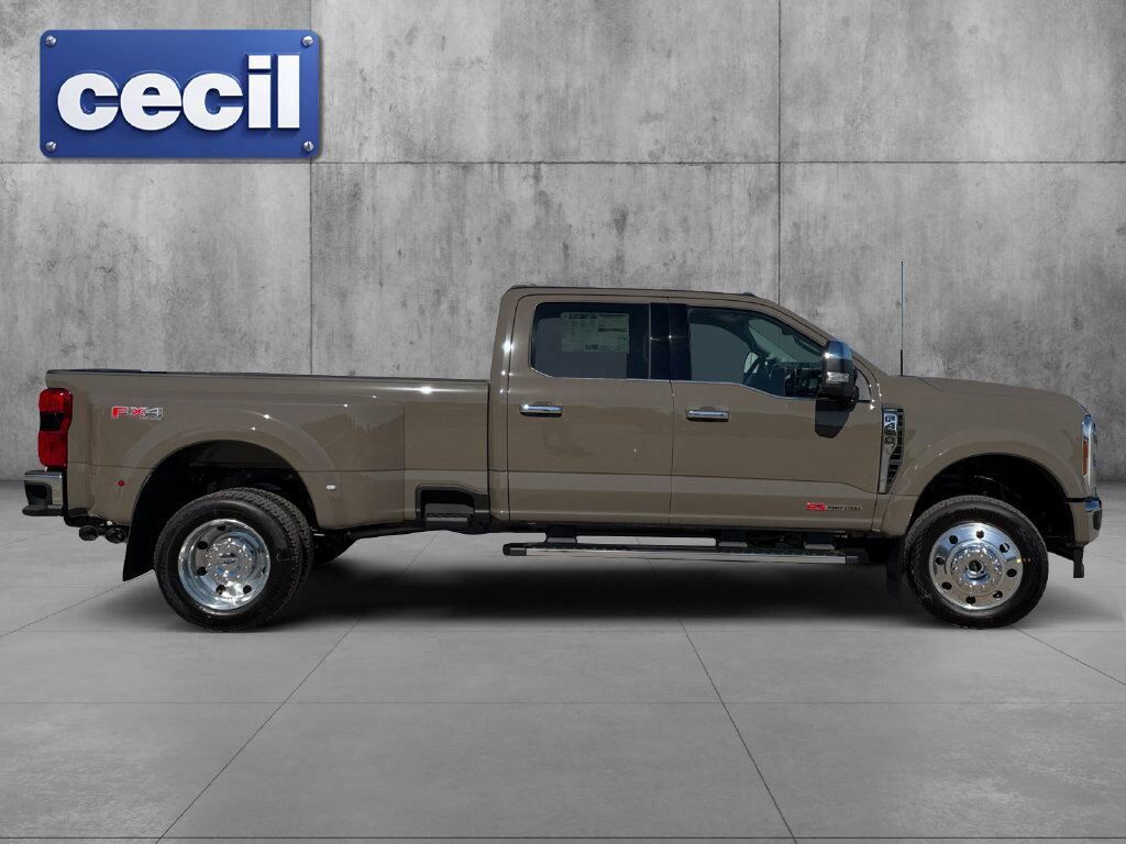 2027 Ford F-450SD Hondo TX