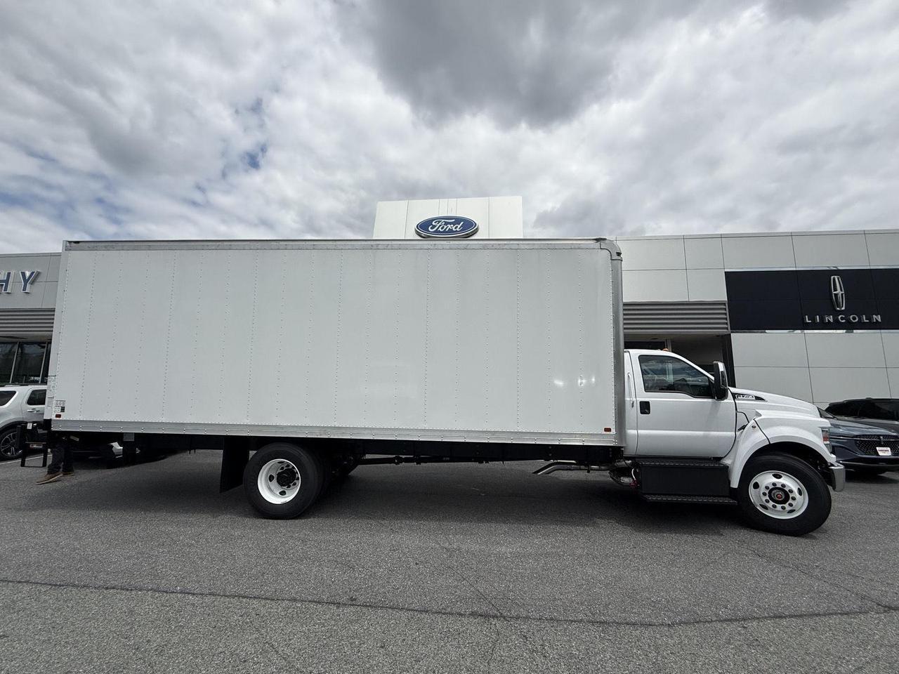 2027 Ford F-750 Straight Frame