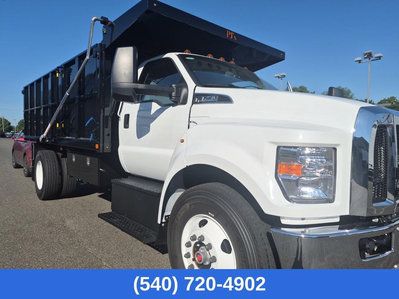 2027 Ford F-750SD Base