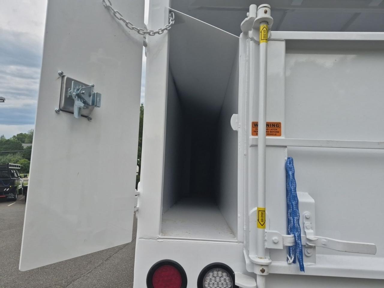 2027 Ford F-750SD Base Warrenton VA
