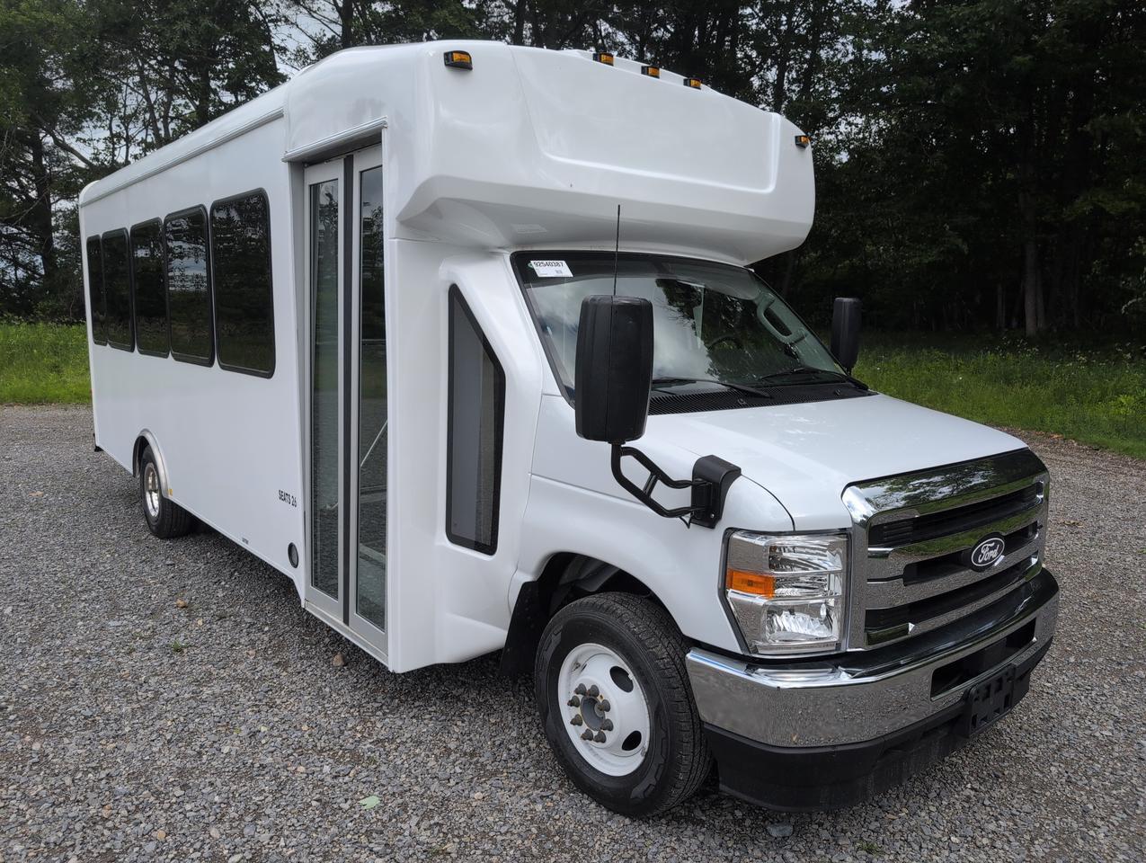 2027 Ford HLE HLE COACH