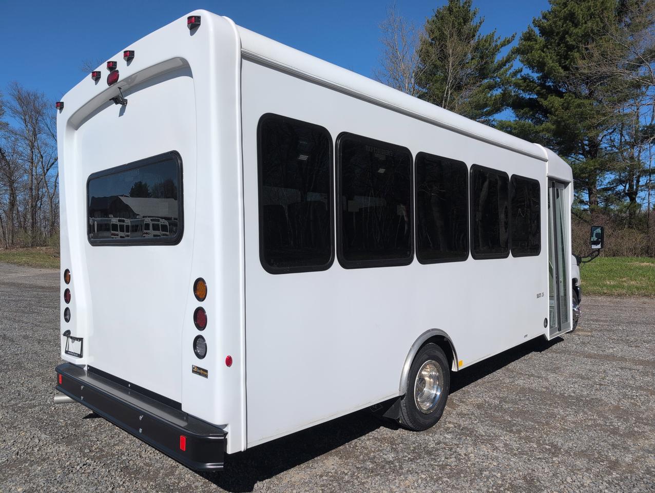 2027 Ford HLE HLE COACH Johnstown NY