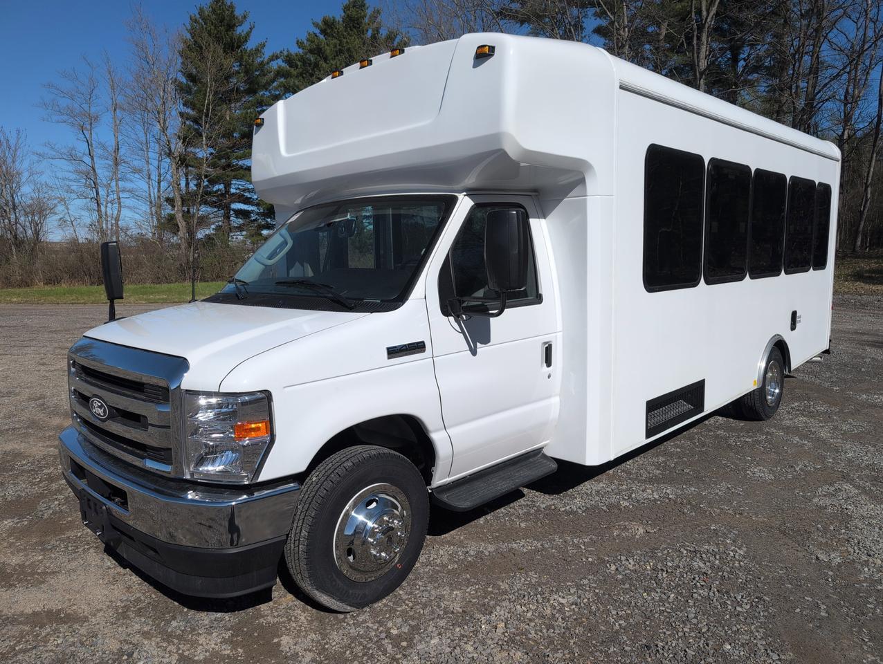2027 Ford HLE HLE COACH Johnstown NY