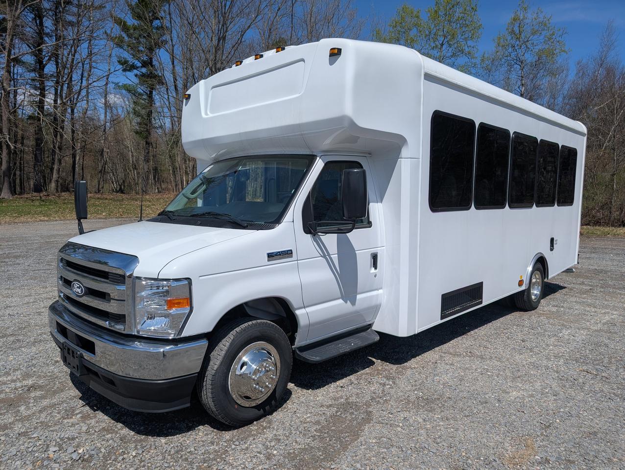 2027 Ford HLE HLE COACH Johnstown NY
