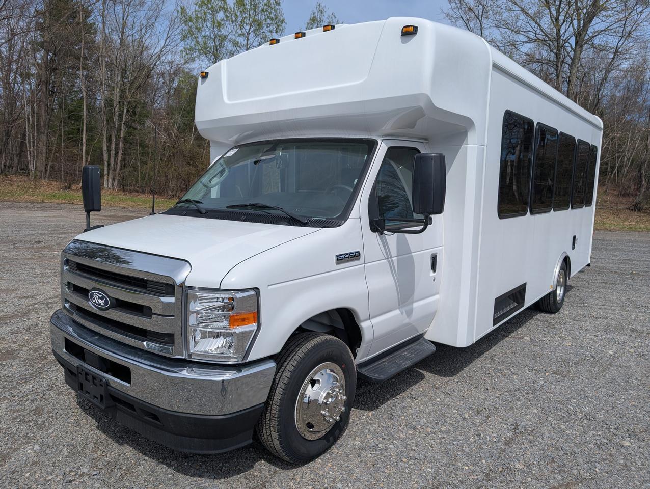 2027 Ford HLE HLE COACH Johnstown NY