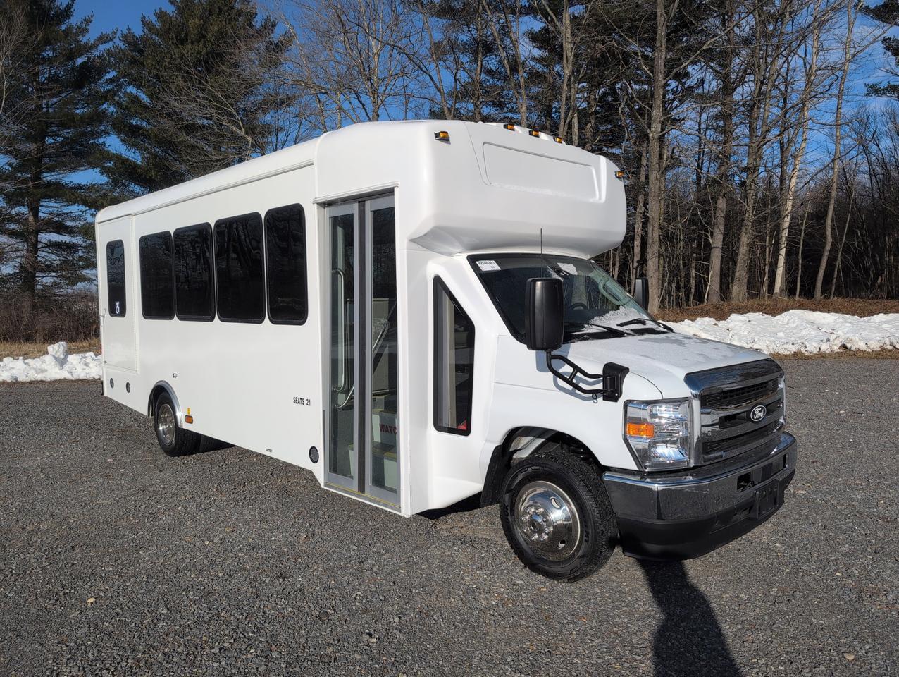 2027 Ford HLE HLE COACH