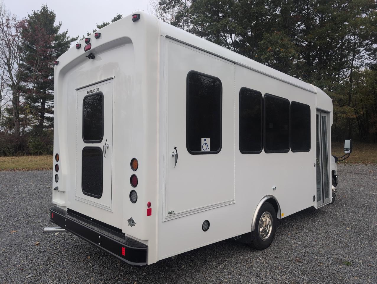 2027 Ford HLE HLE COACH Johnstown NY