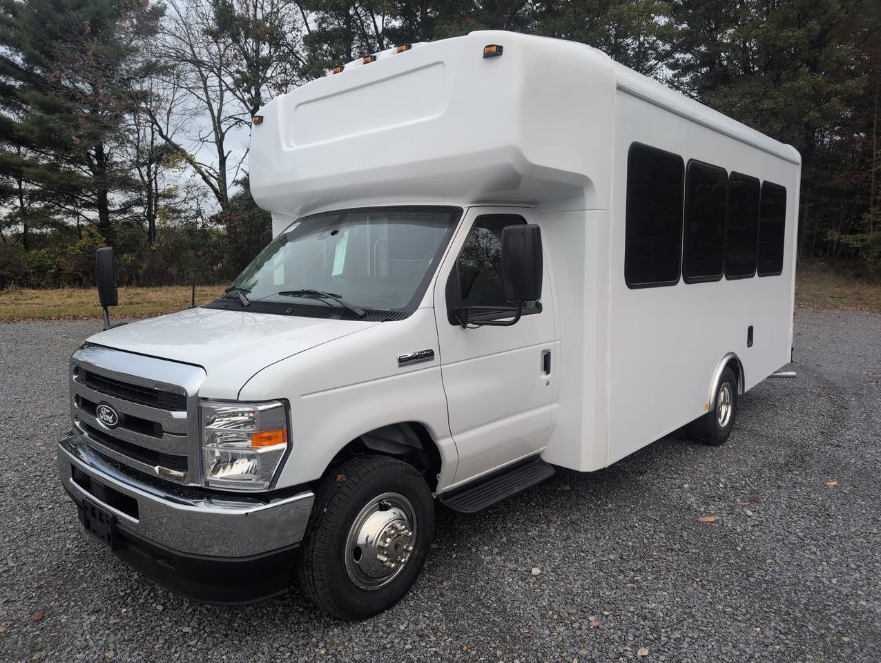 2027 Ford HLE HLE COACH Johnstown NY