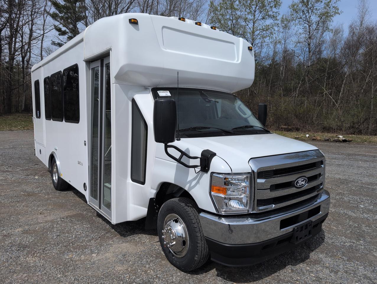 2027 Ford HLE HLE COACH