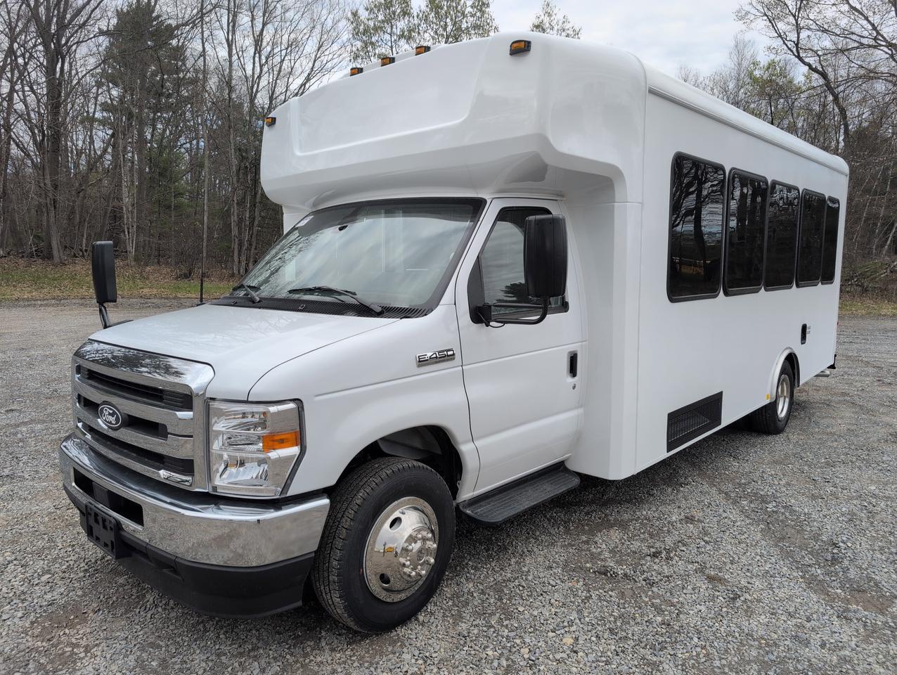 2027 Ford HLE HLE COACH Johnstown NY