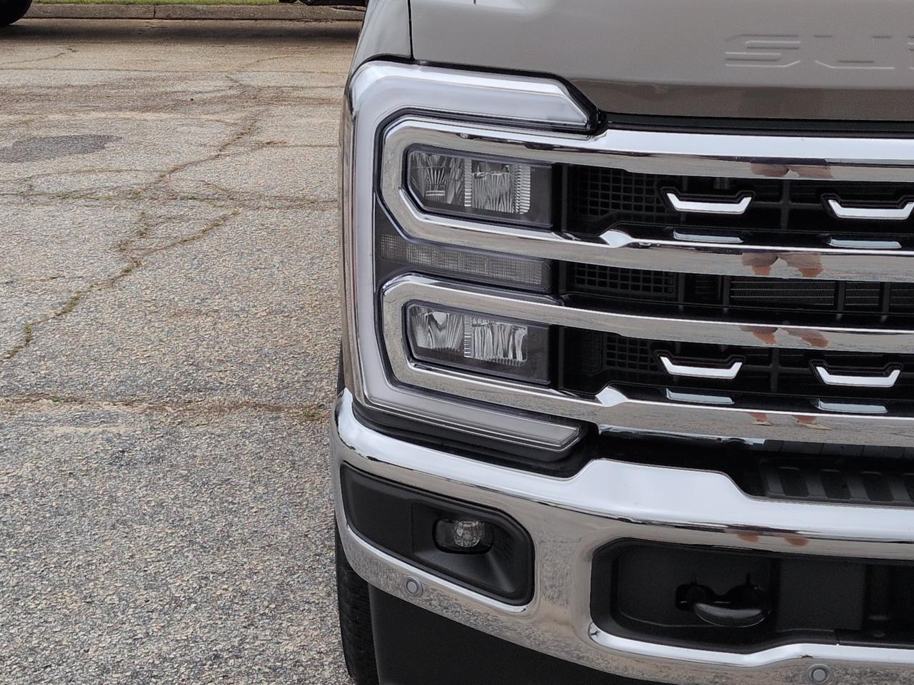2027 Ford Super Duty F-250 SRW LARIAT Appleton WI