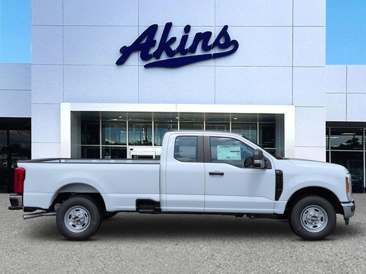 2027 Ford Super Duty F-250 SRW XL