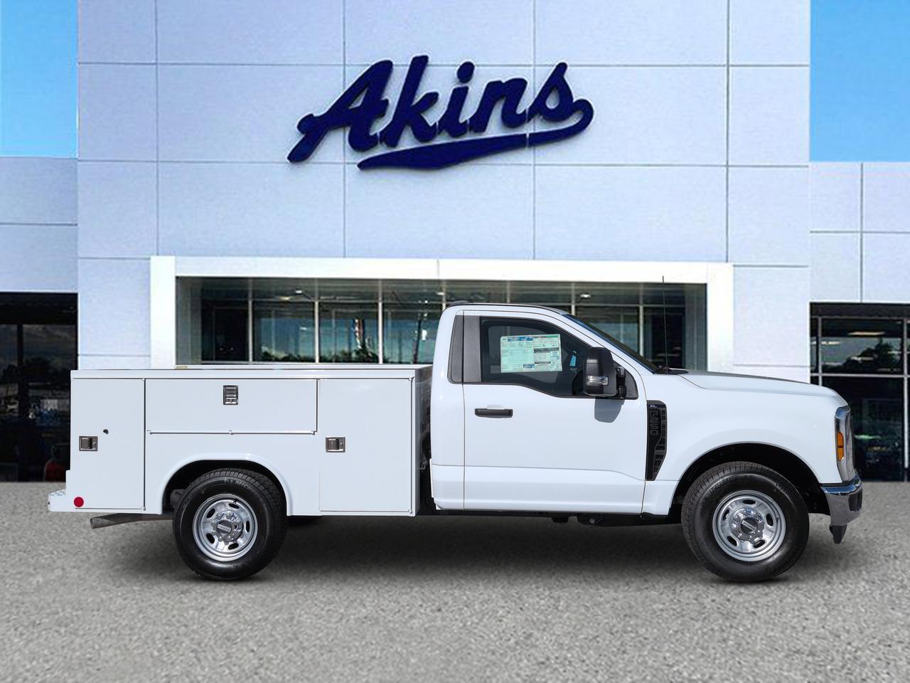 2027 Ford Super Duty F-250 SRW XL