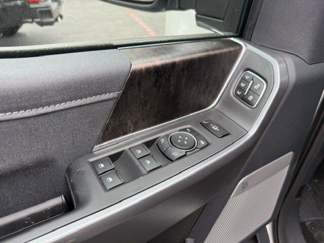 2027 Ford Super Duty F-350 DRW Chassis LARIAT New Braunfels TX