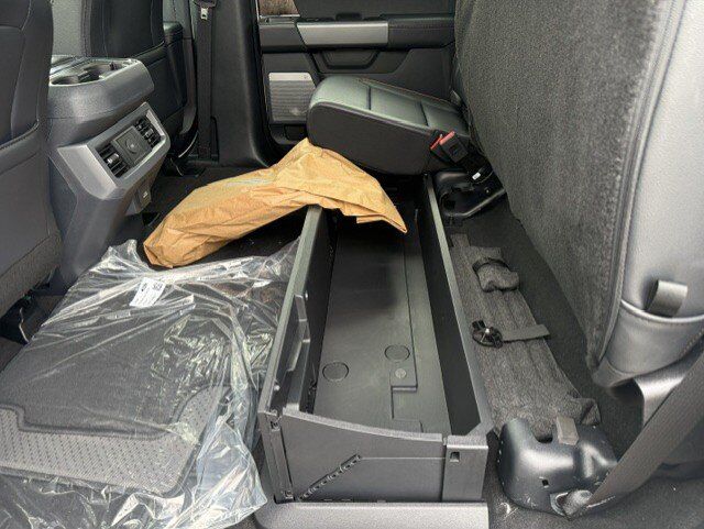 2027 Ford Super Duty F-350 DRW Chassis LARIAT New Braunfels TX