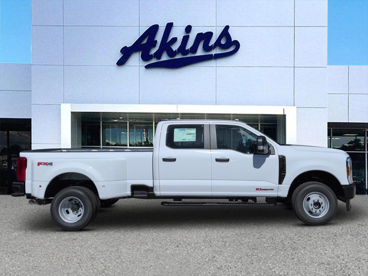 2027 Ford Super Duty F-350 DRW