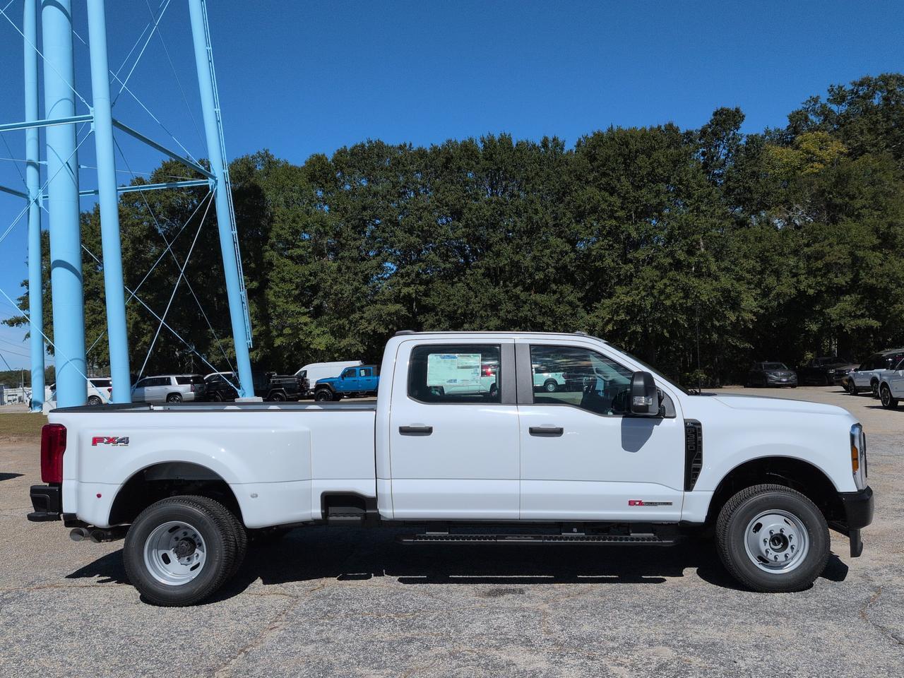 2027 Ford Super Duty F-350 DRW