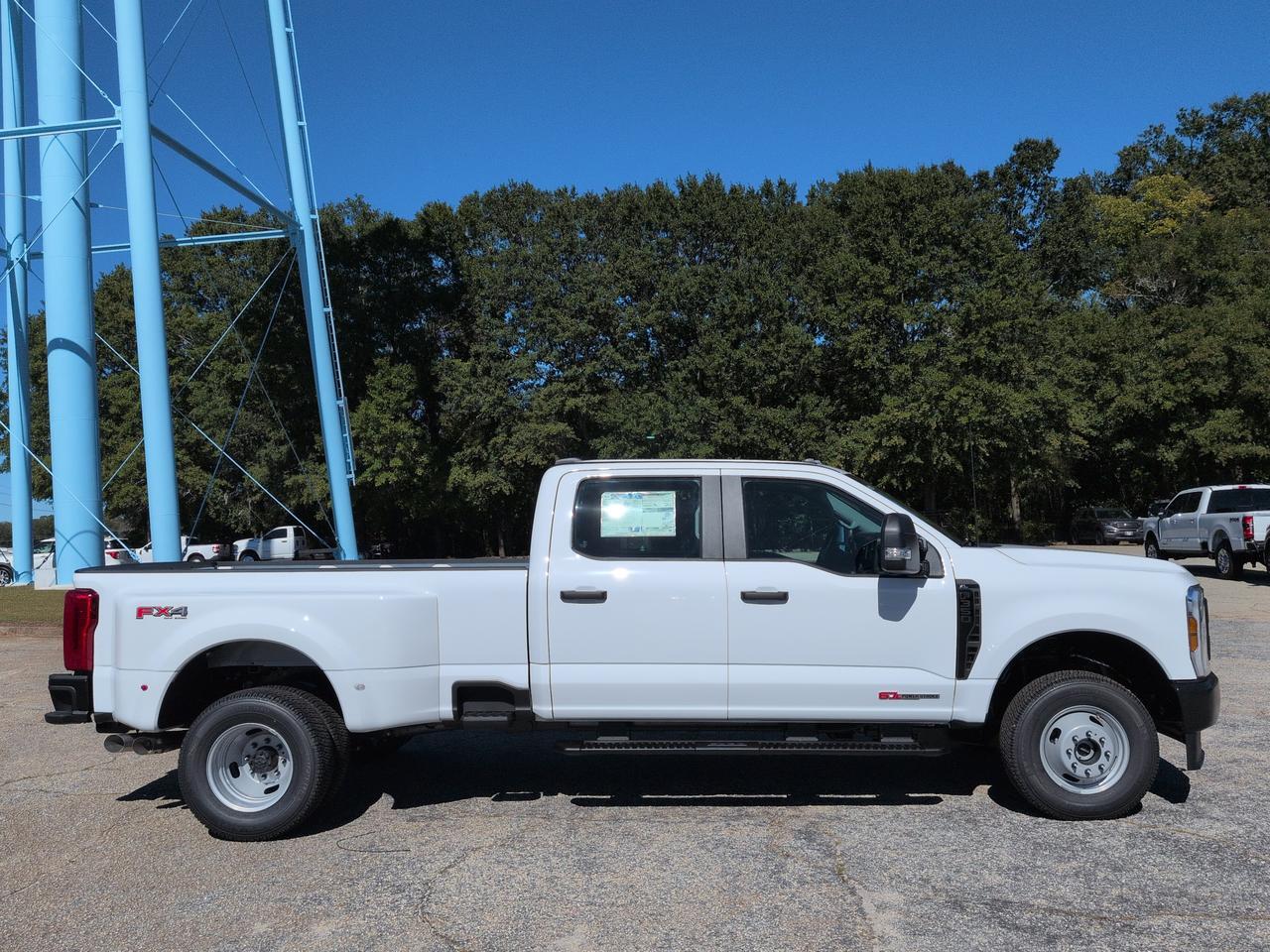 2027 Ford Super Duty F-350 DRW
