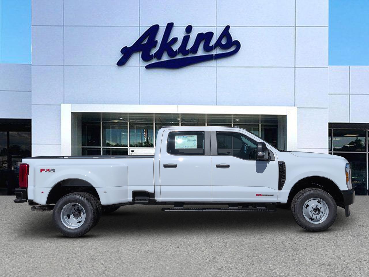 2027 Ford Super Duty F-350 DRW