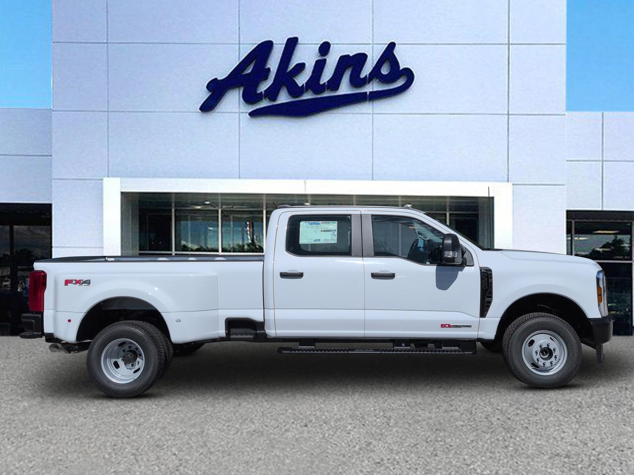 2027 Ford Super Duty F-350 DRW