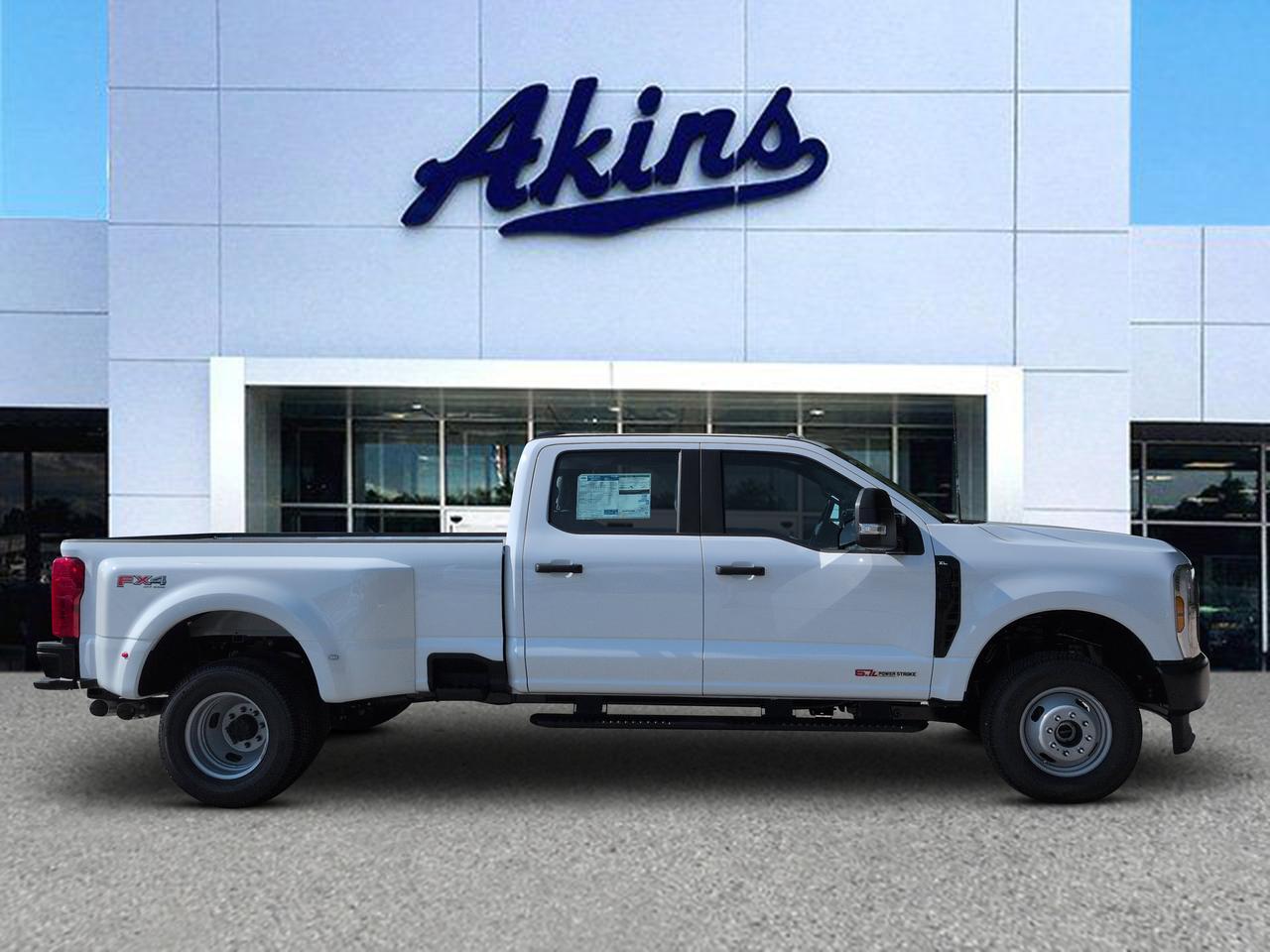 2027 Ford Super Duty F-350 DRW