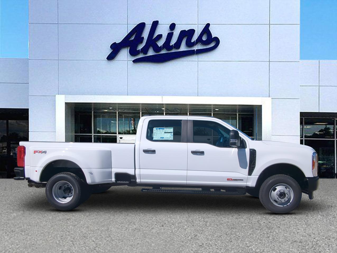 2027 Ford Super Duty F-350 DRW